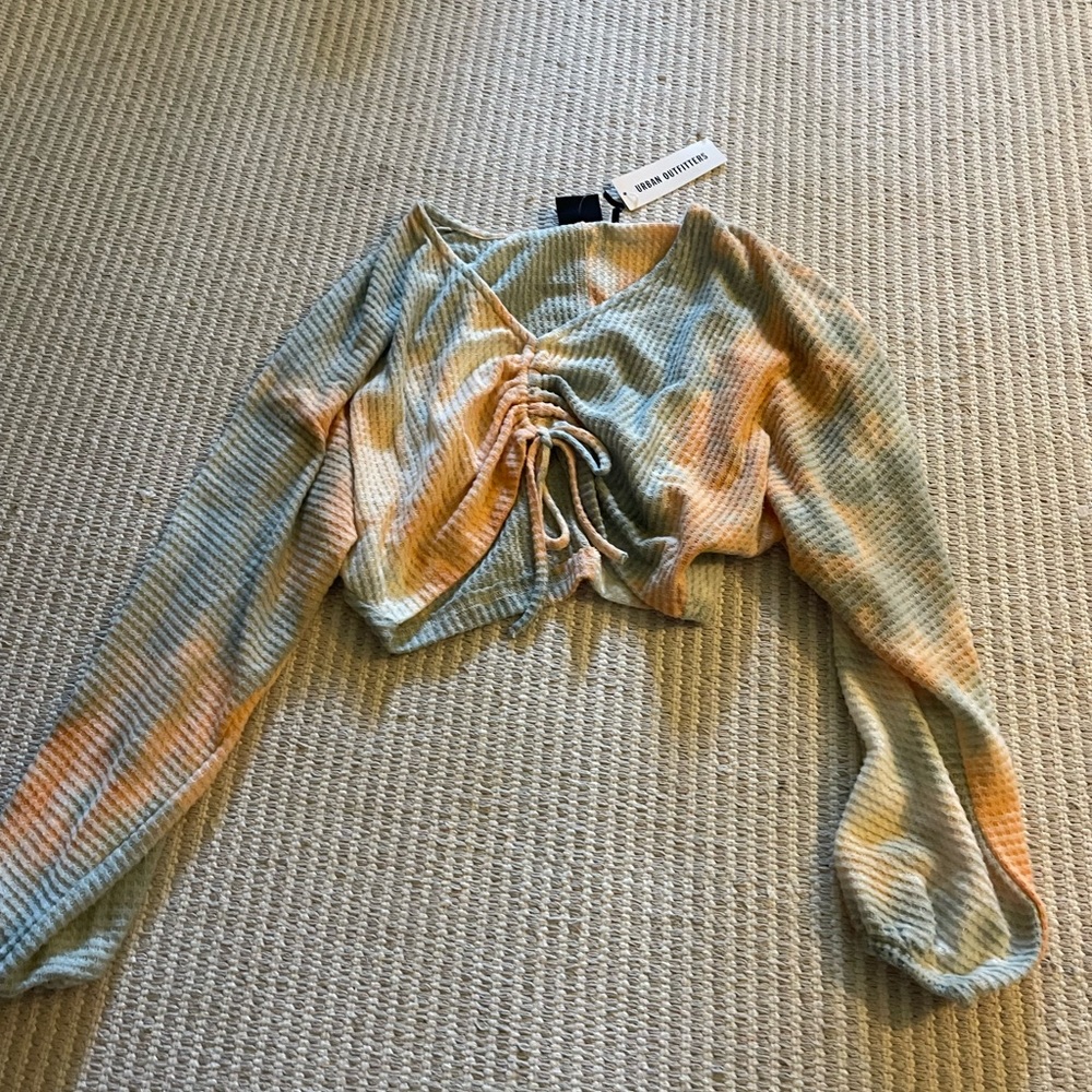 urban outfitters long sleeve crop top